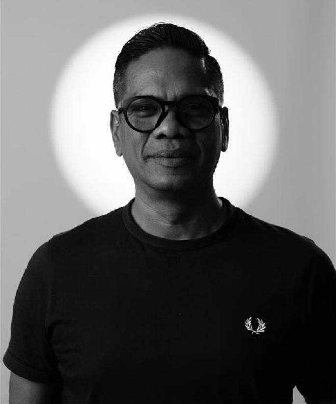 Leslie Paul - Amber Communications Dubai